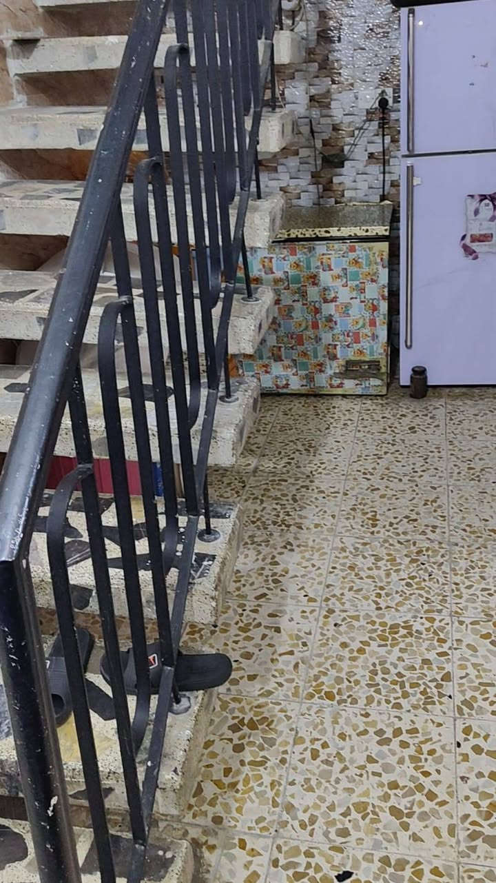 بيت للبيع واجها سبعه إله ربع/نزال 15و20 مساحه في السند 84/واقع حال100 مكان الامين الثانيه قرب كهوه صدام: رقم الهاتف ***********
