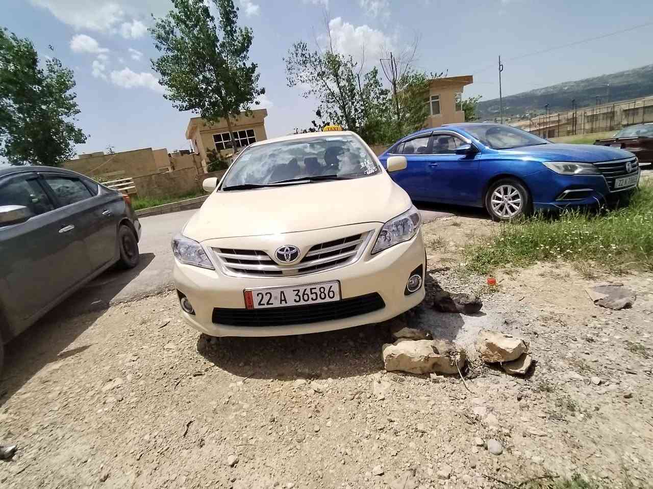 كرؤله تكسي ٢٠١٣ بيلاد سپي تؤ ماتيكه دو جئ سارده كوتي هه يه له گه قؤپئكي بحوكي ده رگا پئشي به س كن ده به ي هه يتي دواوه ش جه مپئكي زؤر زؤر كه مي هه يه گئرو مه كينه به شه رت *********** أربيل, العراق
