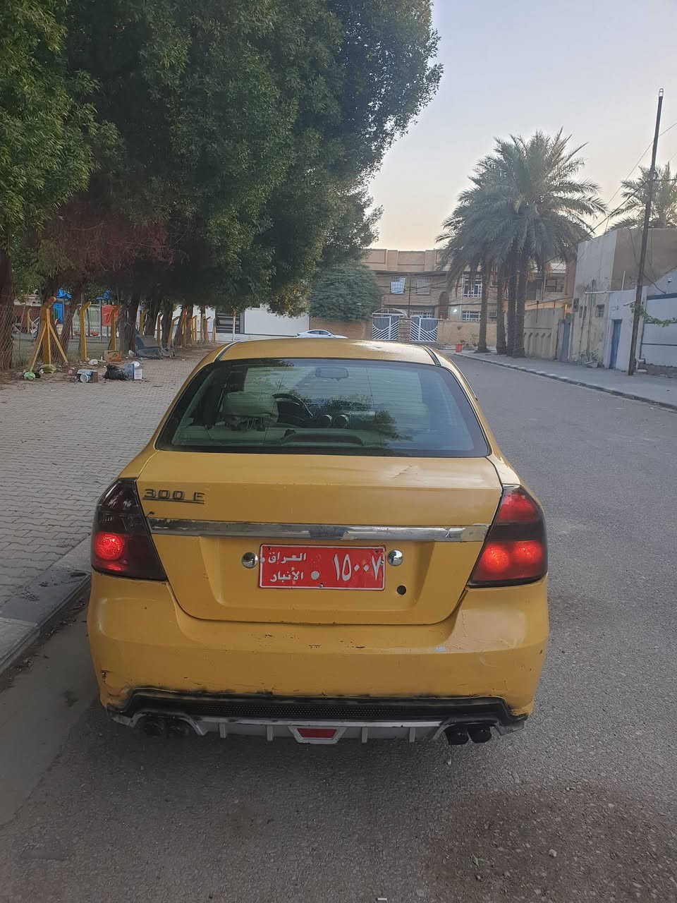 السلام عليكم 
للبيع 
افيو 2009 رقم انبار راعيها بنجف
كير مكينه مسكر شرط
تبريد شغال
تخم تايرات جدد باتري جديد
كهربائيات كلها شغاله 
حداديه جديده
غرامات على المشتري 
السعر 25 بيها مجال بسيط
العنوان النجف
***********
