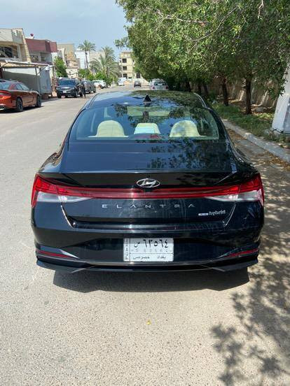 النترا 2022 هايبرد سوداء اللون
سيارة اقتصادية وحلوة ومرتبة مال بيت

المواصفات ( 4 بصمات تشغيل وفتح ابواب وفتح صندوق - توقف ذاتي امامي وخلفي - تشغيل عن بعد - مانع انزلاق - حساسات امامية وخلفية - تحكمات استيرن فول - تدفئة المقاعد الامامية - تبريد وتدفئة خير من الله - ٣ مستويات قيادة نورمال و سبورت و سمارت - بلوتوث - شاشة كبيرة - كار بلي - مخارج يو اس بي - ماشية 48,500 كيلو قابل للزيادة)

محرك 1600 gdi

الضرر ( الجاملغ الخلفي عكس السائق بأمريكا - جاملغ خلفي خلف السائق و باب بالعراق)

سعرها 140 وبيها مجال ان شاء الله
سيارة مرتبة وبالعافية على الي ياخذها 

مكان السيارة بغداد - العطيفية - المنصور

للتواصل فيس بوك + واتساب *********** بغداد, العراق
