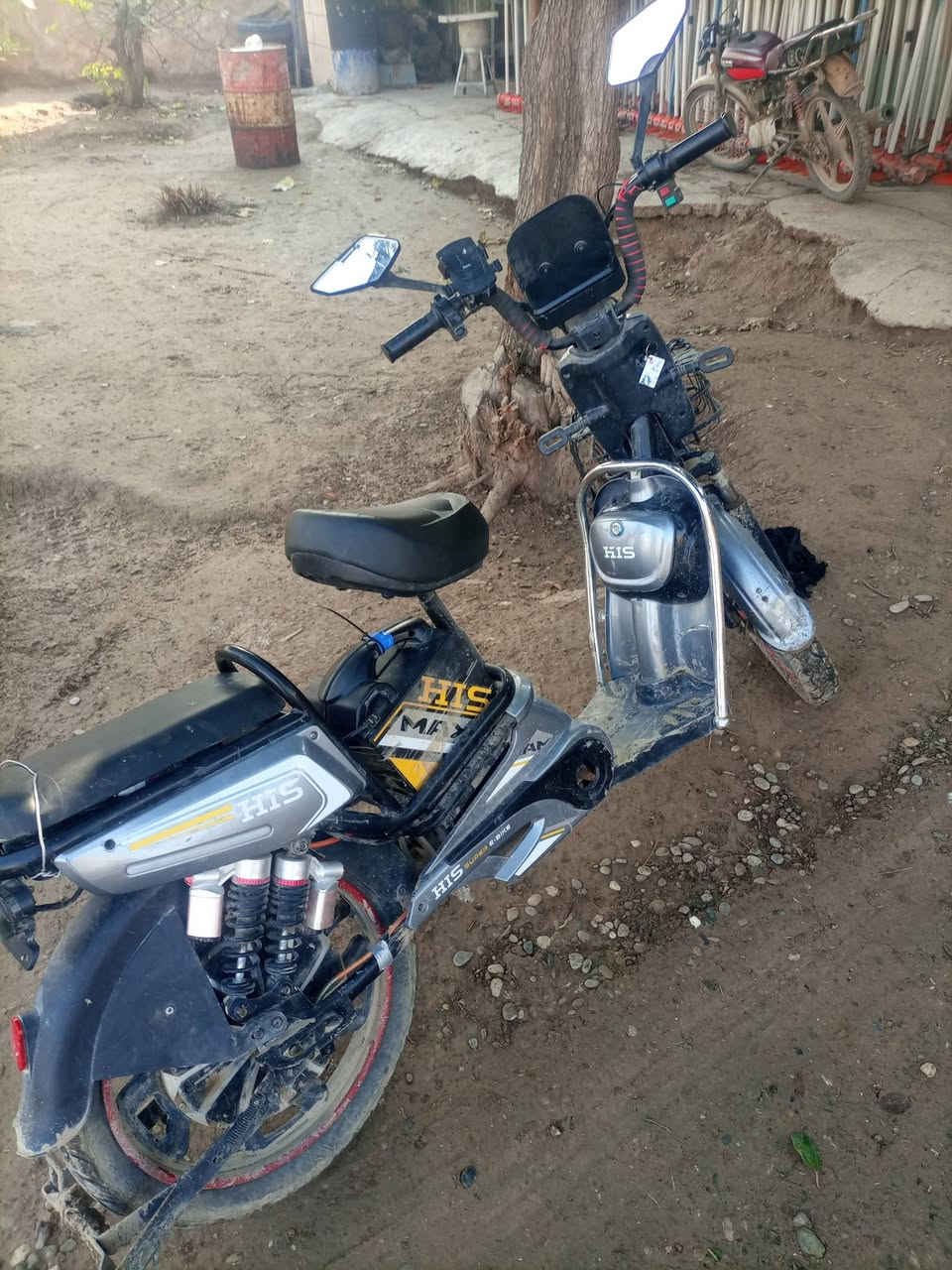 السلام عليكم بسكل شحن موديل 2024
فقط امبدل حساس بي  وشغال ***********
سعر 200بي مجال
