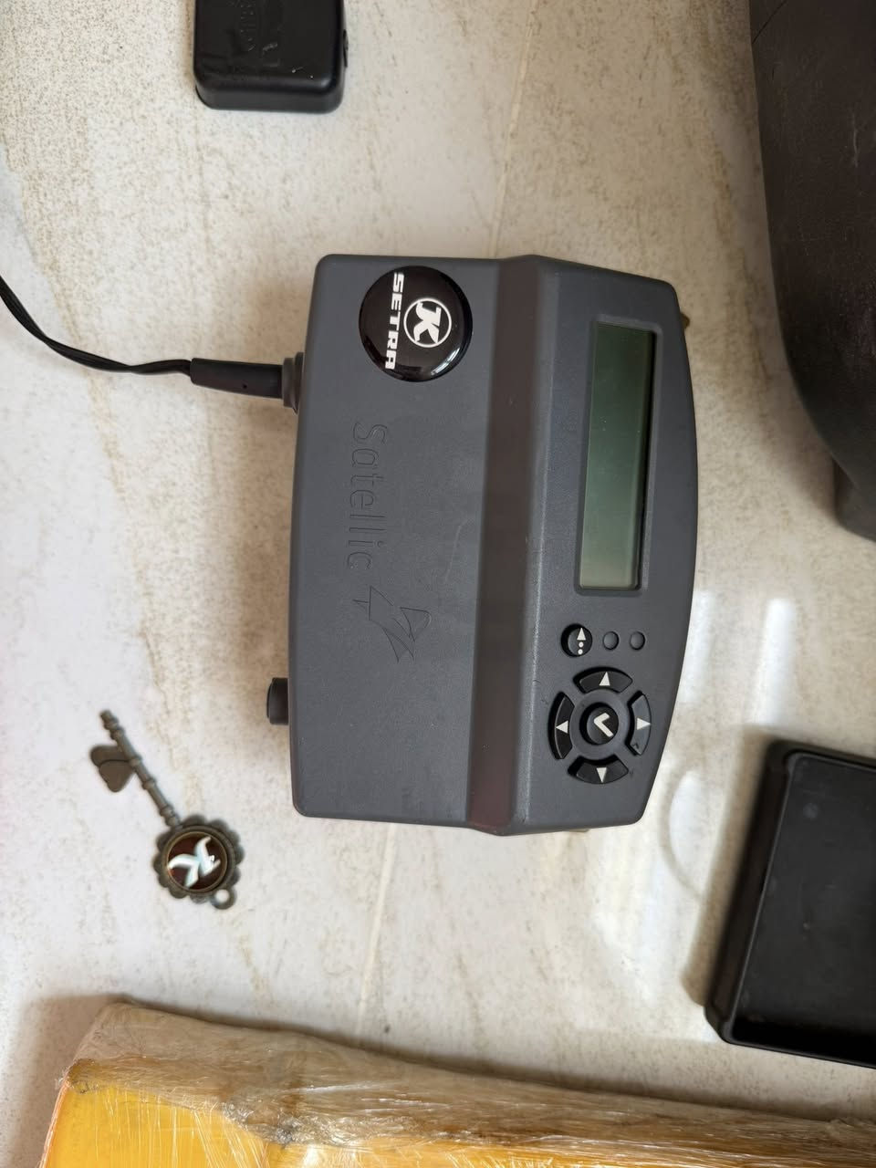 سلام عليكم لل بيع اوتفان اصلي ابلادي يده صندوك اصلي ابلادي الماني و صدمه اصلي الماني حاويه مال نفايات ابلادي واكو اهوايه غراض بيها ابلادي لل بيع لل استفسار اتصل ***********
