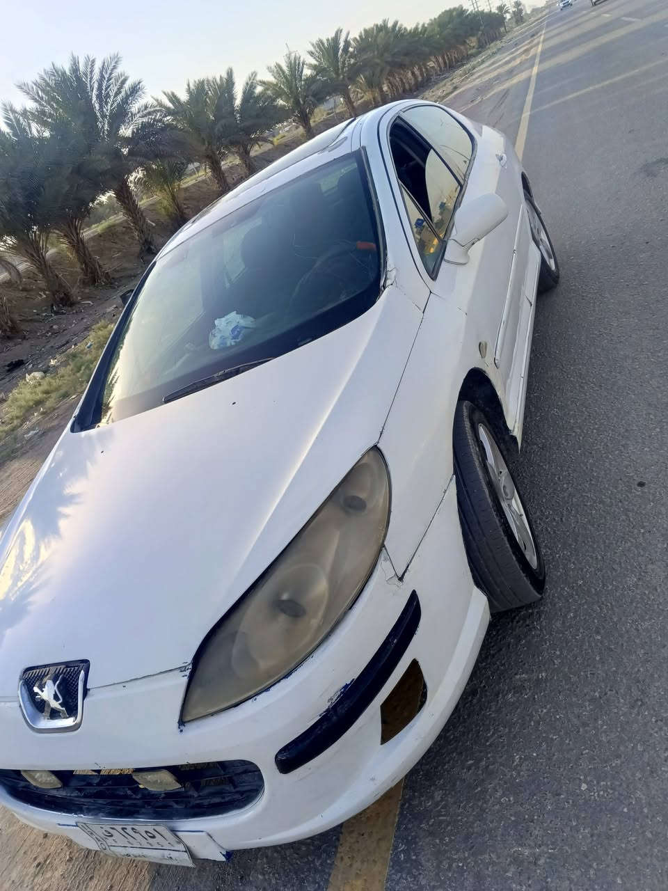 اخون بيجو فرنسي مكينه وكير ياباني ابو جف سياره جاهزه شرط قطره خياس ماكو  كشر نضيف حيل  شرط ترايك 200 تخم تاير جديد باتري جديد غرفته نضيفه شاشه كامره دواره حساسات خلفيه  مدور ثاني يوم مكينه بيه خيط بخار وحداديه تعبانه //*********** مكاني بابل  مروس بتكسي هم ترهم
