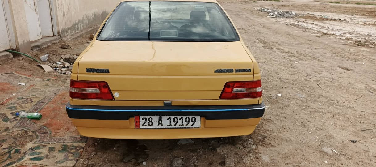 السلام عليكم بيجو 405
موديل 2012 مكفوله مكينه كهربايات تخم تاير سياره جاهزه
 سياره بلاديه لاضربه ولا تبديل رقم نكليزي نجف سنويه ل 2030 مصفره هيئه وغرامات مال جناي السعر 33 وبيه مجال حك الجيه مكاني الديوانية ***********
