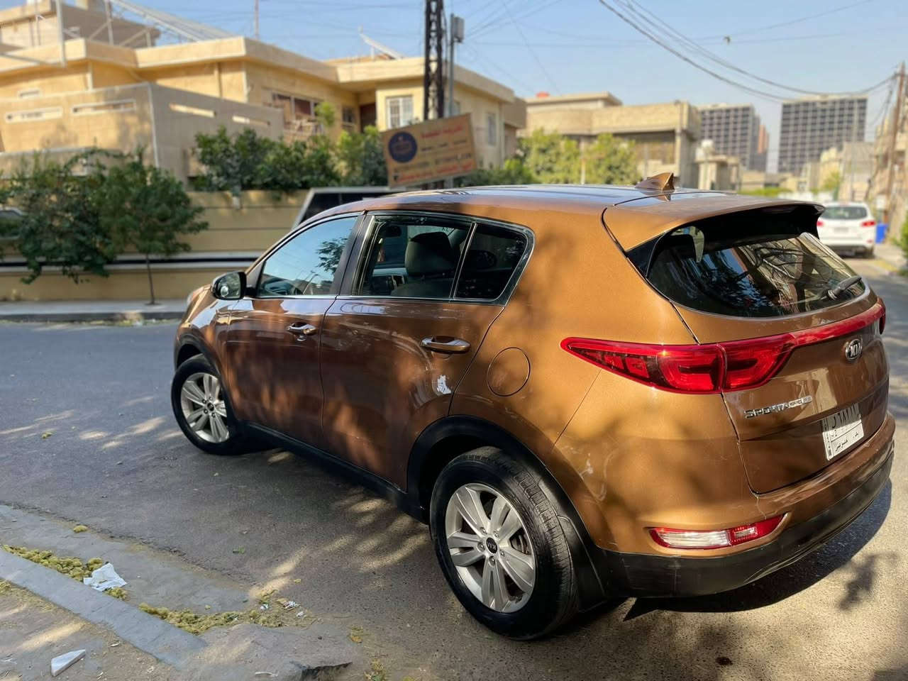 السلام عليكم 
سبورتج 2019
ماشيه 100
 مواصفات نص فول 
السياره حلوه بيه بس قطعه فقط  الجاملغ الأيمن تبديل  فقط 
صور الحادث مرفوقه بلمنشور 
كير مكينه تبريد كفاله 
مكاني الدوره 
السعر 135 بيه مجال
رقم الهاتف 
***********
