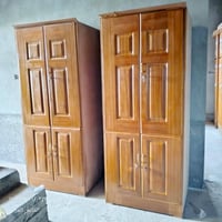 كناتير خشب عراقي نضيف بابين سعر الواحد ١٢٥ الف  ٠٧٨٣٢٦٤٠٩٧١