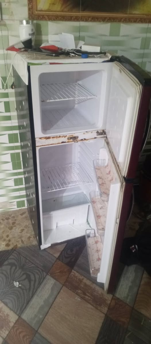 ثلاجه حجم وسط ما بيها شي شغاله وتبرد بس ماعرف اذا تجمد لأن متروكه صار فتره سعرها 50 الف العنوان كربلاء / الطاقة 17


**إذا كنت صاحب هذا الإعلان وتريد حذفه لأي سبب، رجاءا أرسل رسالة إلى الدعم الفني**