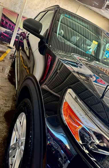 لسلام عليكم عندي فورد اكسبلور موديل 23. فول موصفات ماعد الفتحه   ....ماشيه 40الف ميل اي استفسار لاتصال على هذا الرقم ***********.....واتساب
