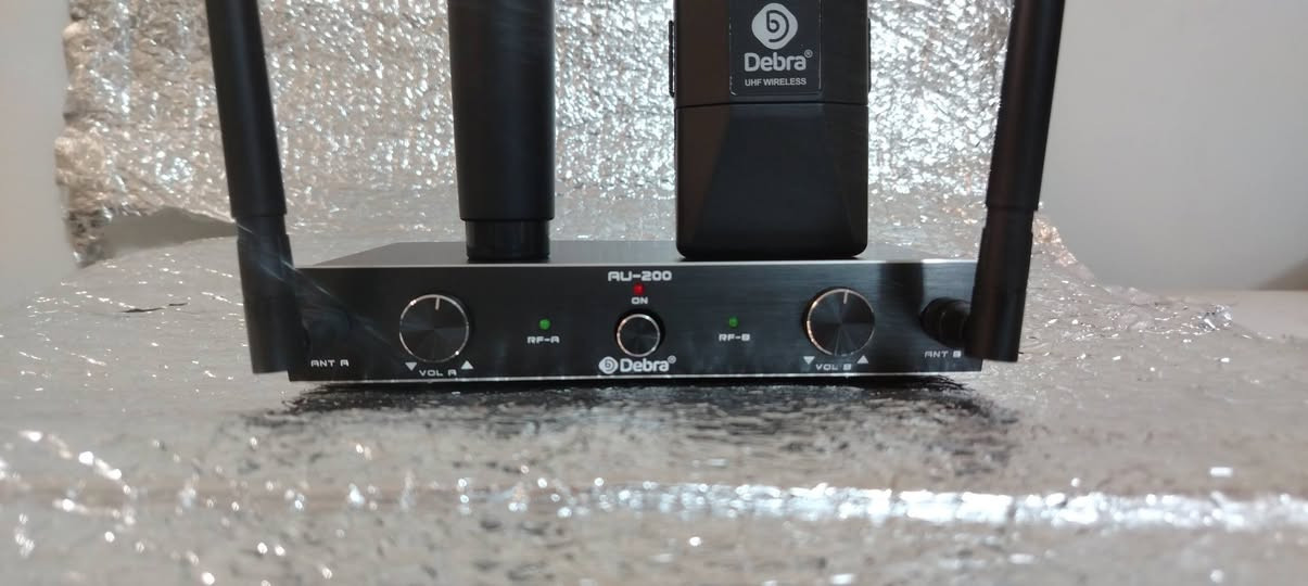 السلام عليكم ورحمة الله وبركاتة خدام الحسين مايك لاسلكي مع نك مايك مع طوگ يتخله بالرأس مع قطعه تتشكل بالنقاره اوالبوقي يخدم اهل الزنجيل اهل المواكب اهل التشابيه قطعه جداً راقيه امتياز الماني مده حقيقي 150 متر باله جديد بكارتونته وجيسه مامستعمل الكبسوله مال المايك من شركة شور المكسيكيه صوت ونقاوه ودفع كلش راقي بمعنى الكلمه اي استفسار هذه رقمي *********** اخوكم ملا عصام الكربلائي
