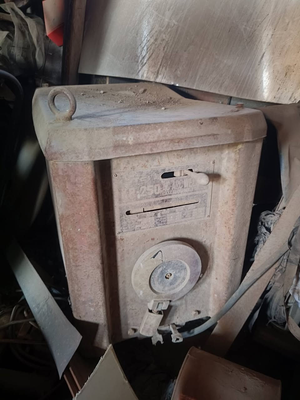 معمل حداده كامل للبيع بسعر مليون 600بيهن مجال مكانه بغداد قضاء ابو غريب ***********
