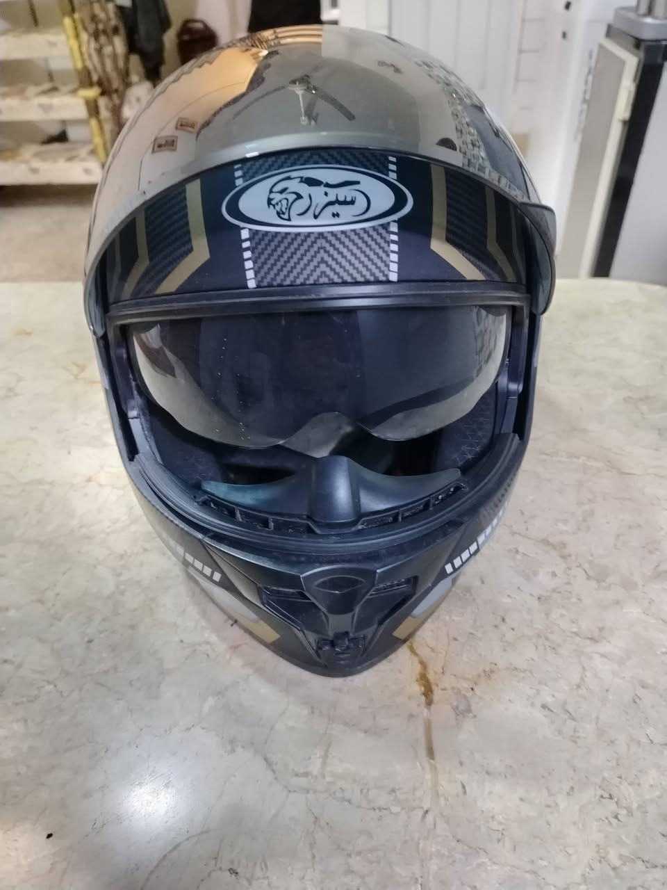 السلام عليكم
خوذه سيزر الاصليه الاصليه اخذتهه قبل سبوع بس بعت الدراجه سعرهه 75 وبيهه مجال قياس xl
مكاني بغداد العبيدي *********** متوفر واتساب
