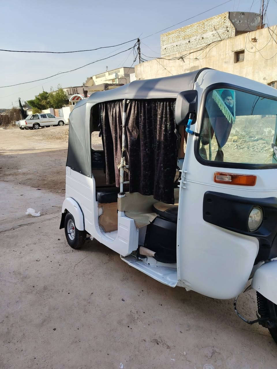 سلام عليكم تكتك للبيع موديل 2020رقم وسنويه بسمي تحويل ثاني يوم المو شراي رجا لينتصل وهاي كدام عينك شوفه ***********
