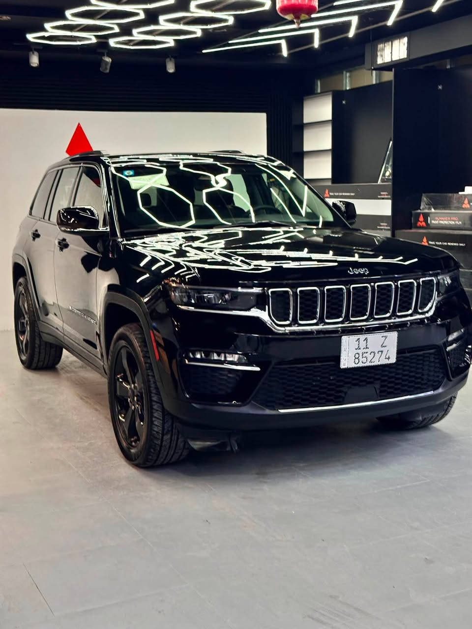 السلام عليكم
Jeep Grand Cherokee 
Limited Plus
2024 للبيع
عداد :20 الف ميل
داخل جلد أسود
بانوراما
تحكم بالستيرن
شاشة كبيرة
كراسي امامية كهرباء
ميموري كرسي السائق
تدفئة مقاعد امامية
تدفئة مقاعد خلفية
تدفئة ستيرن
خاصية دخول بدون مفتاح
كاميرا خلفية
رادار امامي
رادار جانبي
تحديد مسار
مثبت سرعة تفاعلي
تشغيل عن بعد
باب الصندوق كهرباء
STOP/START ENGINE نظام
ALPINE نظام صوت
حساسات خلفية
اوتو بريك خلفي
هاند بريك كهربائي (بصمة)
اضوية امامية LED
اضوية امامية زينون عالي/واطي
كشافات ضباب زينون
4 وضعيات قيادة
اضوية خلفية LED

السيارة بيهة تايرات لاندكروز وويل نجمة المرغوب

حادث جاملغ وباب بچم كبس وبالعراق صار بيهة باب نفس الجهة والسيارة تبديل 3 قطع اصلية بلادي نفس اللون بدون صبغ
 
العنوان : بغداد 
للاستفسار : ***********
