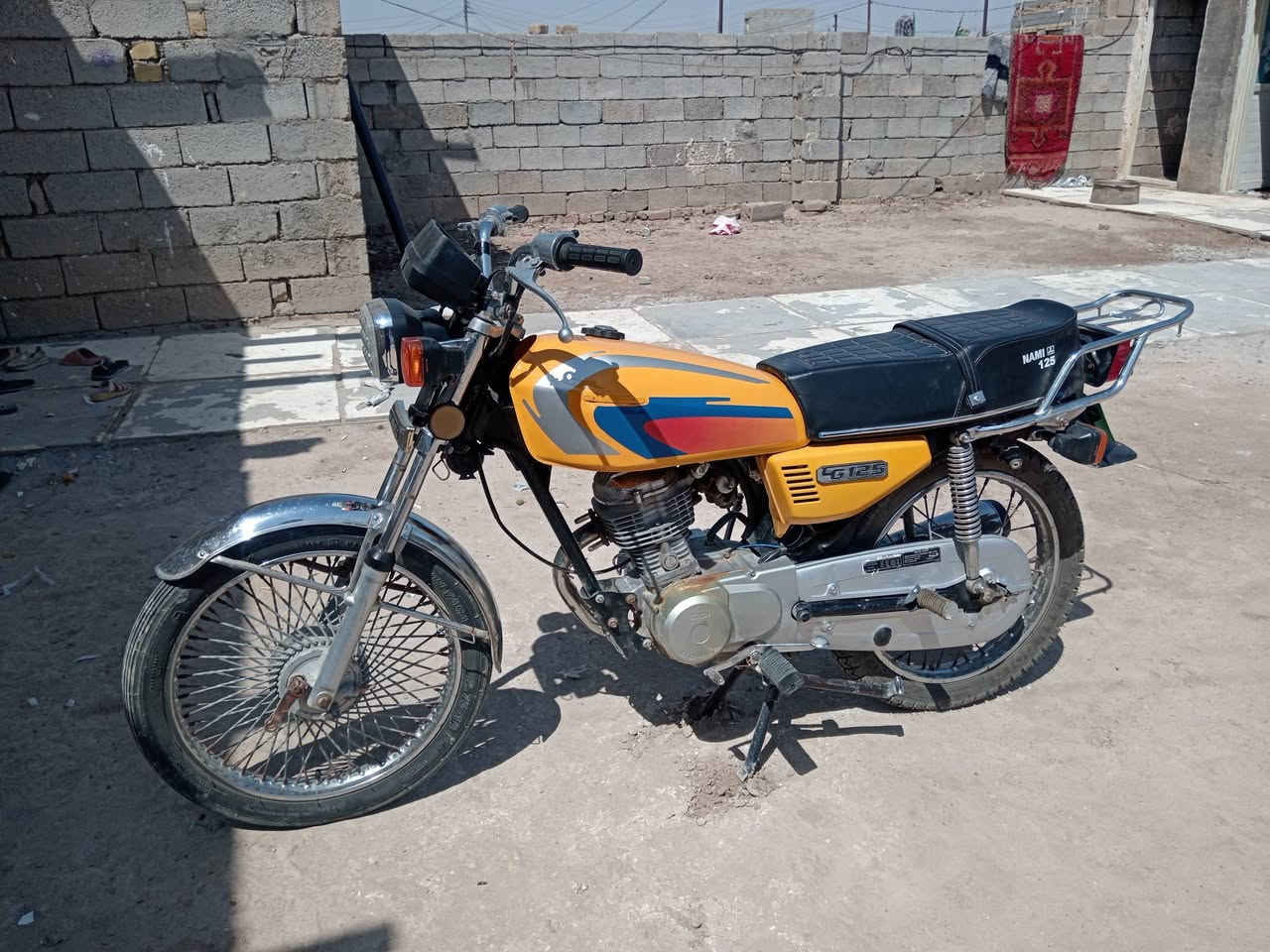 سلام عليكم دراجه نامه كلك تعمير جديد من طول لطول جاهزه ماتصرف عليه الف سعر ٤٠٠ بيه مجال وذا اكو مراوس اروس اي دراجه  او تماتيك 
عنواني ذي قار قضاء نصر ***********
