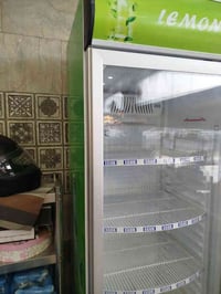 ثلاجة عرض • استعمال 20 يوم • بغداد طريق المطار