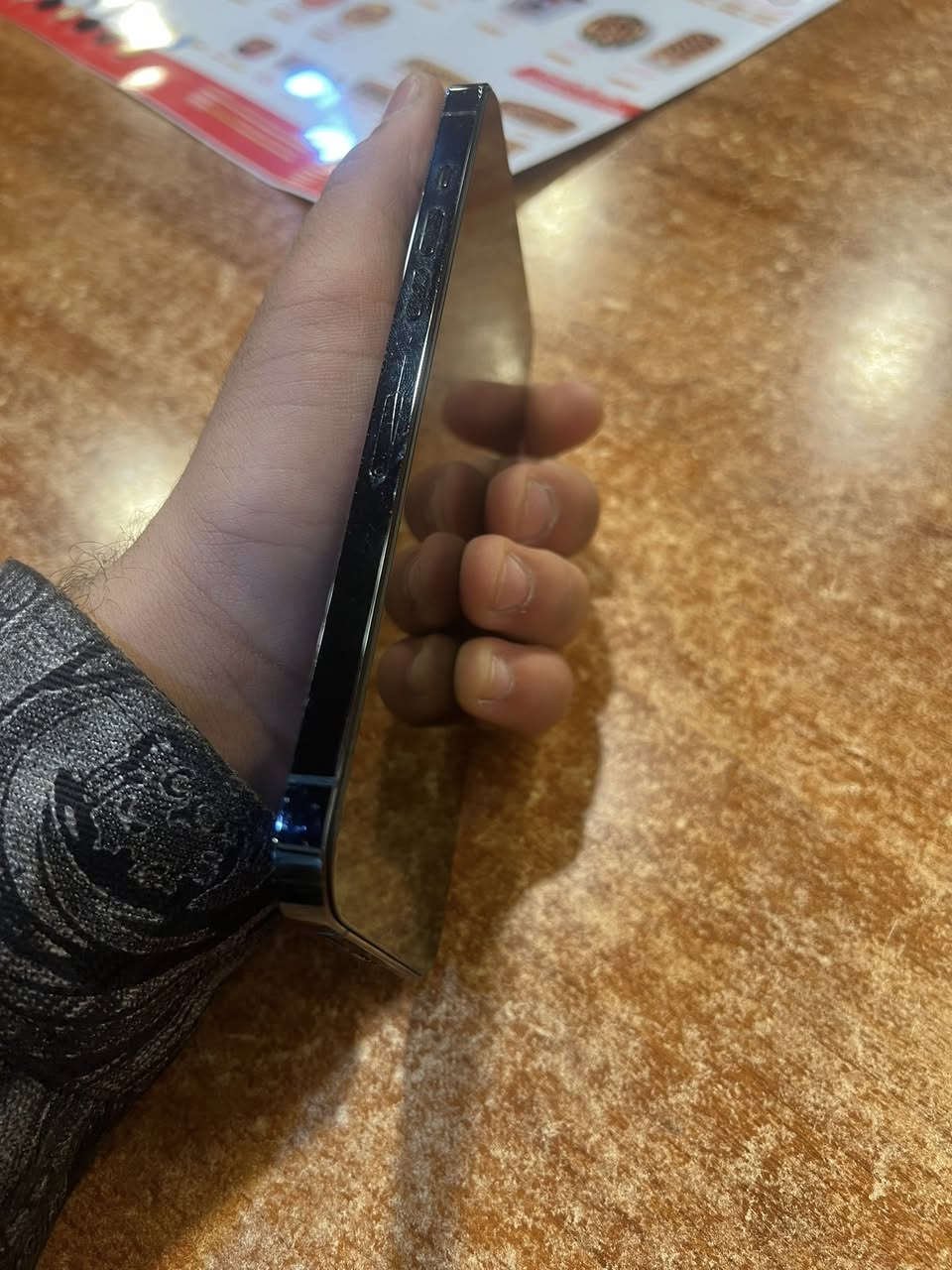 سلام عليكم 12برو ماكس
الذاكره256 .بطاريه78 مبدله
مبدل شاشه  الكارمه لاماميه واكفه ولخلفبه مكسوره السعر250
مكان بغداد حي اور 
الرقم***********
