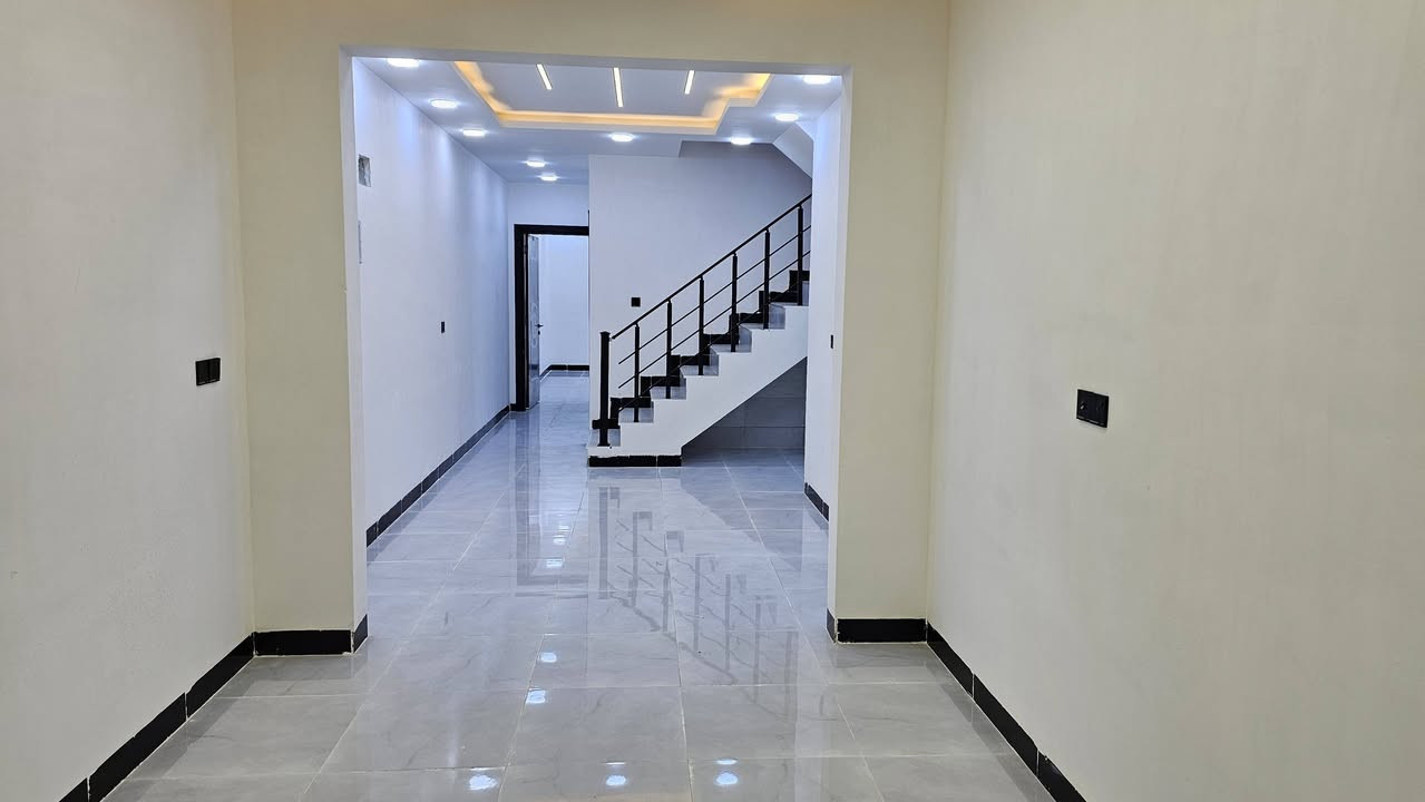 🟠دار للـــــــبيــع/
🟠الــعنـوان: حي النور قرب الاسواق
🟠الــمسـاحــة /120م     الواجــهـة / 6 م🌟
🔴طــابـقين  فــول حــديـث بـنـاء 2026
🟠طــابـق الاول /غــرفتين➕️ ➕️اسـتقـبال➕️مــطبخ مــنور➕️ ️هـول➕️كـراج➕️صحيات
🔴طــابق الـثانـي/3غــرف ➕️هـول➕️صـحـيـات
🔴سـند طـابـو شـرط الــتحويل
🟠لــمـعرفـه الــســـــعــــــر( تـــم)🌟
-------------------------------🌟

***********📞يــوجــد واتــسـاب🌟
***********📞واتــسـاب🌟

🔶 تميــــــــز بـعـــــرض عقـــــــــــــــــــارك معنا 
                و دع لـنـا الــتســويــق والــتــصويــر بــاحــتــرافــيــة.
