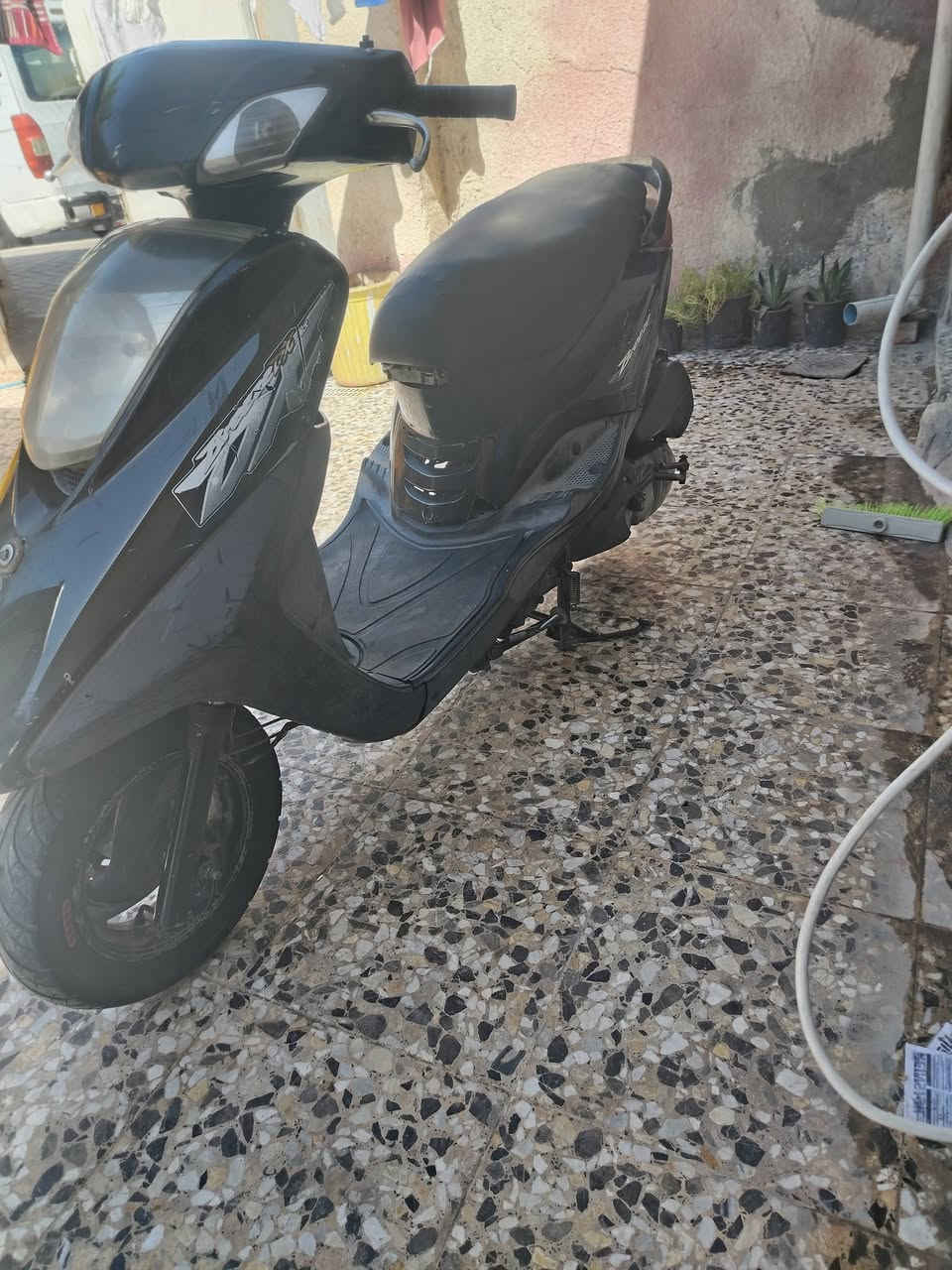 بريز كلها بلاديه
المكينه ما مفتوحه بلاديه ما بيها صوت خرسه
المكان بغداد السعر 700

اتصال ***********
تعليقات ما ارد! 
رقم موجود وبي وات ساب
