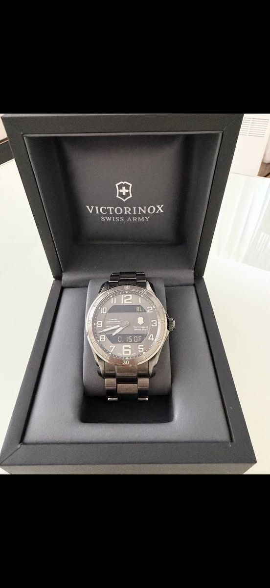 ساعه سويسريه اصليه  100% نوع  Victorinox نظام شاشات فرخ البرتلنج مستعمل  قطر 44 لون سكني غامق  زجاج كريستال زفير مطلوب 300 دينار اردني للتواصل على الخاص او على الرقم 0785261118


**إذا كنت صاحب هذا الإعلان وتريد حذفه لأي سبب، رجاءا أرسل رسالة إلى الدعم الفني**