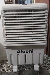 نضيفه جديده السعر ١٥٠ الف  الزعفرانيه ربع شوارع/07714725826