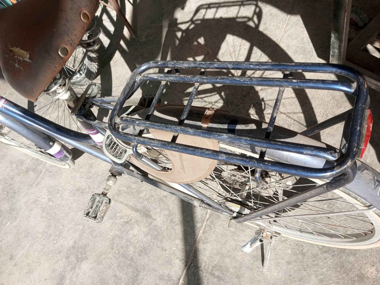 للبيع جديد بايسكل جان مضموم الله شاهد 150 مال بصط ***********
