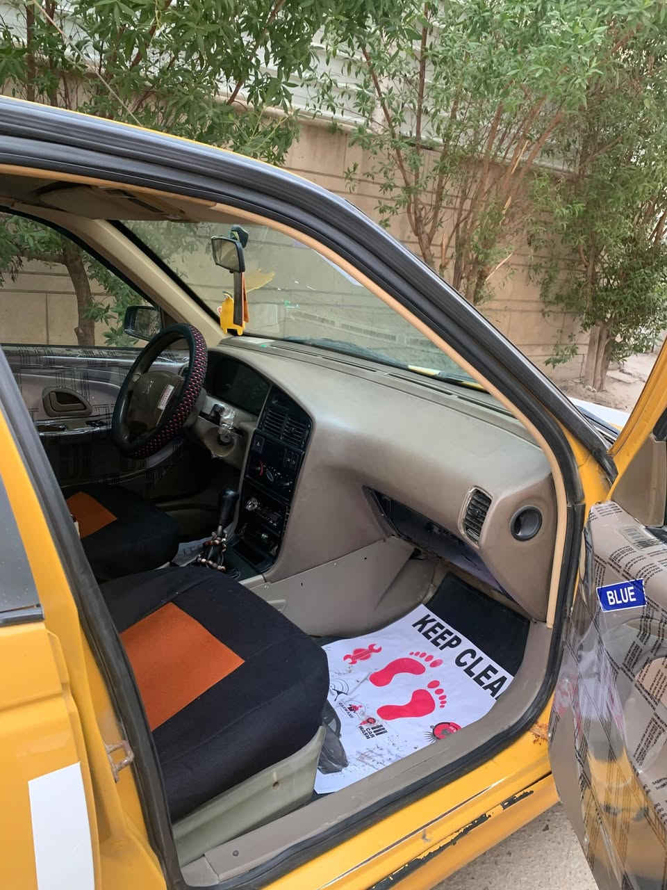 سلام عليكم بيجو الميس 2015 سياره ما بيه لاضربه ولا تبديل عدا صبغ جاملغ فقط بدون دواخل أثر طخه صغيره سياره نضيفه باقي كفاله كير ومحرك مكفولات غرفته حلوه كهربائيات كله شغاله تبريد ثلج تخم تايرات جديد رقام نكليزي باقي بس عل استلام رقم بغداد سنويه جديده هيه غرمات مصفره مكان شهداء البياع ***********
