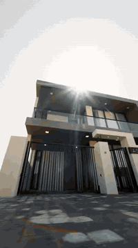 🏝️ مجمع بحيرة الأمنيّات السكني – حيث يجتمع الهدوء، الفخامة، والطبيعة في مكان واحد

يُعد ثاني أكبر مشروع سكني يحتوي على بحيرات كريستالية واسعة ضمن تصميم عالمي يلائم أسلوب الحياة العصرية، مع فلل Smart Home مجهّزة بأحدث التقنيات.

🌿 55% مساحات خضراء تمنحك بيئة صحية وحياة هادئة بعيداً عن ضوضاء المدينة.

⸻

🏡 تفاصيل الوحدات السكنية

يضم المجمع 461 وحدة سكنية بمساحات متعددة تلائم جميع الاحتياجات:
 • 200 م²
 • 250 م²
 • 300 م²
 • 600 م²
 • 700 م²

مع باقات دفع مرنة تبدأ بمقدم 70 مليون فقط.

⸻

🧱 جودة بناء استثنائية
 • طابوق أحمر عازل للحرارة والصوت
 • أساسات Raft Foundation
 • سقوف صب كونكريت مُسلّح
 • شبابيك ألمنيوم حرارية عازلة
 • تصميم حديث يجمع الفخامة والمتانة

⸻

📈 نسبة إنجاز المشروع: 80%

وما تبقّى من الوحدات عدد محدود جداً — سارع بالحجز قبل نفاد الفرص!

⸻

📞 للحجز والاستفسار

استشاري المبيعات: رفل محمد
📱 ***********
