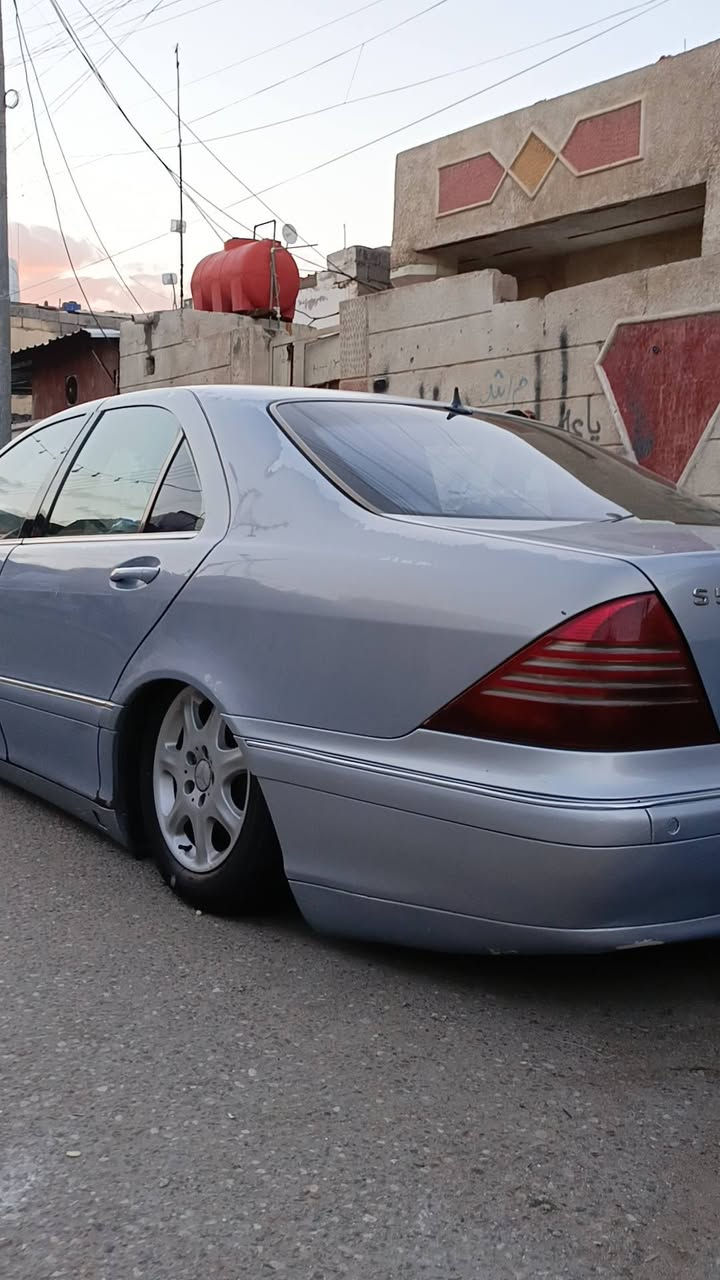 السلام عليكم مرسيدس غواص مديل 2002// s500 v8-
السياره فول مواصفات معروفه مواصفاته ما يحتاج اشرحن 
رقم بصره  لون بحري 🌊   
كفالى من كلشي ما عده الدعاميات مصبوغات بس غيرهن ماكو السياره بيها جراد قليل.    
سنويه ل27   سعر 100 واذا مراوس عادي حسب القناعه 
مكان بصره   ***********
