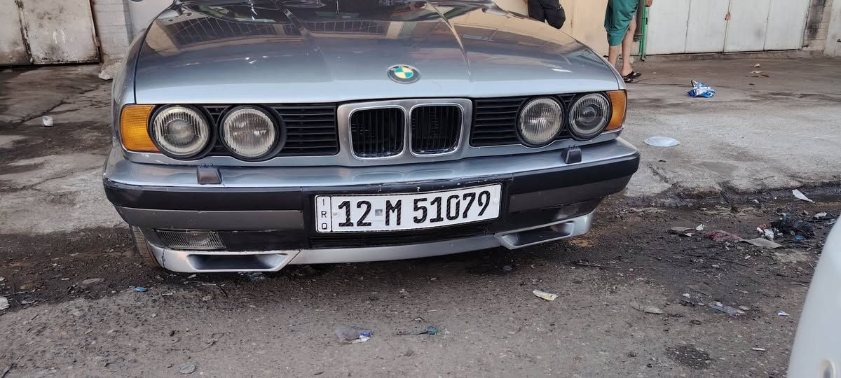 بي ام 525 اصل فانوس سياره فول
صبغ جماليه بدون ضرر محرك كير شرط اتوماتيك
تبريد شرط ثلج قبل سبوع منضومه كامله كله بدله
طخم تايرات ويلكب جدت طخم ورا كدام كله شرط
داخل جلد فقد كشن سايق شك بصيد  سياره احله من صور موديله 1092 تحويل وكاله شرط سعره 61 وبيه مجال تواصل ***********
