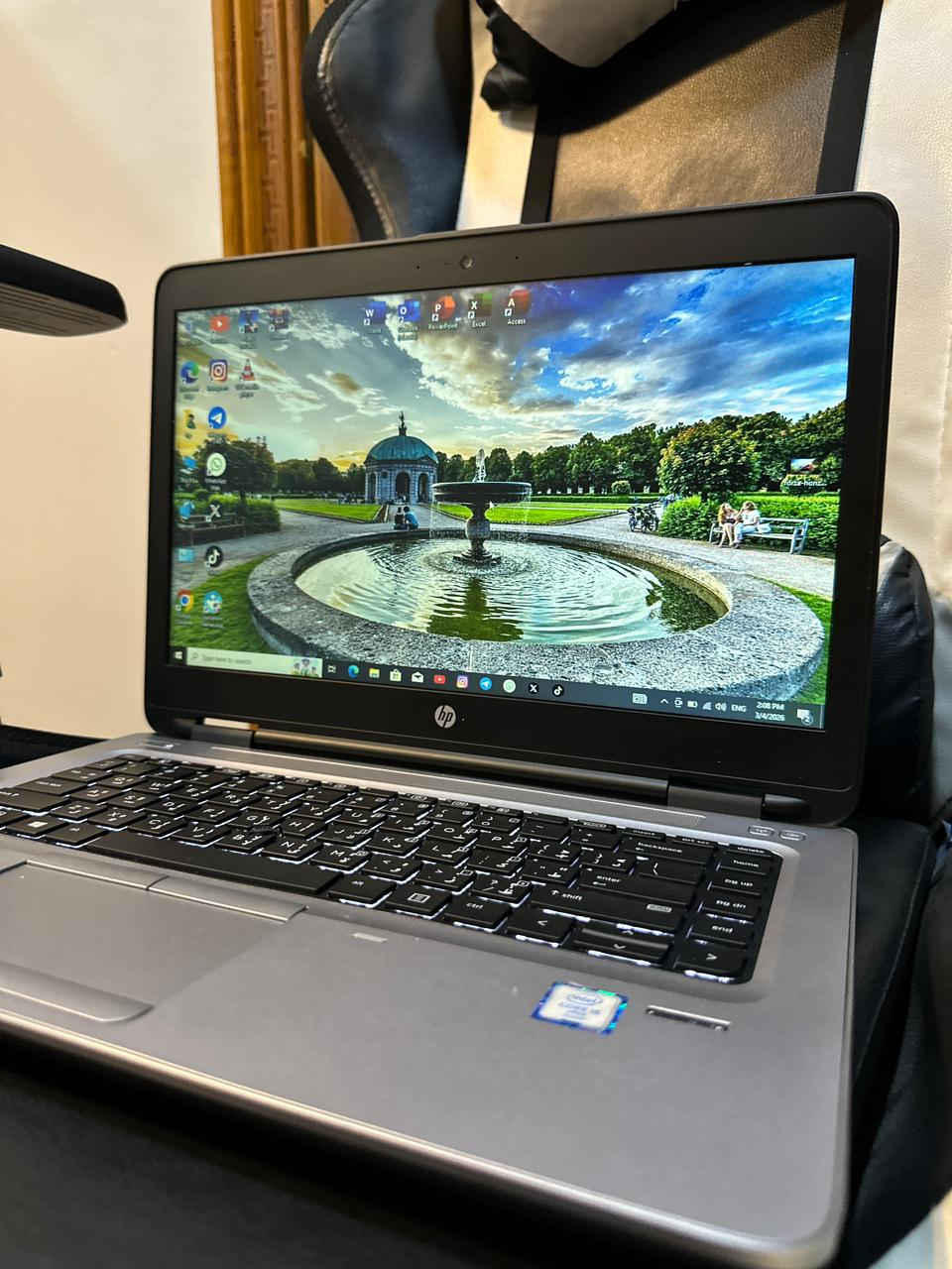 لابتوب HP - أداء قوي وشغل هندسي وألعاب

للبيع جهاز HP بنظافة عالية ومواصفات ممتازة، يجمع بين القوة والسرعة، ومناسب جداً للمصممين والطلاب واللاعبين.

بسعر مناسب (235الف )دينار قفل 

ليش هذا الجهاز هو الاختيار الصح؟

• بطارية قوية: توفر لك شغل من 8 إلى 10 ساعات (حسب الاستخدام)، يعني تخلص يومك بدون ما تشيل هم الشحن.

• ⌨️ كيبورد ضوئي: لوحة مفاتيح مضيئة (Backlit) تساعدك بالشغل بالليل وبإضاءة مريحة جداً.

• منافذ حديثة: يحتوي على منفذ Type-C، ومنافذ USB متعددة، وفتحات ربط الشاشات الخارجية (VGA & DisplayPort).

تشغيل الألعاب والبرامج:

الجهاز مواصفاته قوية وتكدر تشغل عليه:

• الألعاب: يشغل ألعاب مثل PUBG و GTA V وغيرها من الألعاب المشابهة بأداء مستقر.

• البرامج الهندسية: مثالي لبرامج التصميم والرسم الهندسي مثل AutoCAD وبرامج الـ Office والتدريس والعمل المكتبي.

💾 المواصفات الفنية:

• المعالج: Intel Core i5 (الجيل السادس) - أداء سريع ومستقر.

• الذاكرة (RAM): 8GB DDR4 - سرعة ممتازة بمعالجة البيانات.

• التخزين: SSD فائق السرعة - الجهاز يفتح ويشغل البرامج بلحظات.

• الشاشة: 14 بوصة بوضوح ممتاز ومريحة للعين.

✨ ملاحظات:

• الجهاز نظيف جداً وبحالة ممتازة (بدون أي نواقص).

• الملحقات: (شاحن أصلي / حقيبة /).

للتواصل خاص


**إذا كنت صاحب هذا الإعلان وتريد حذفه لأي سبب، رجاءا أرسل رسالة إلى الدعم الفني**