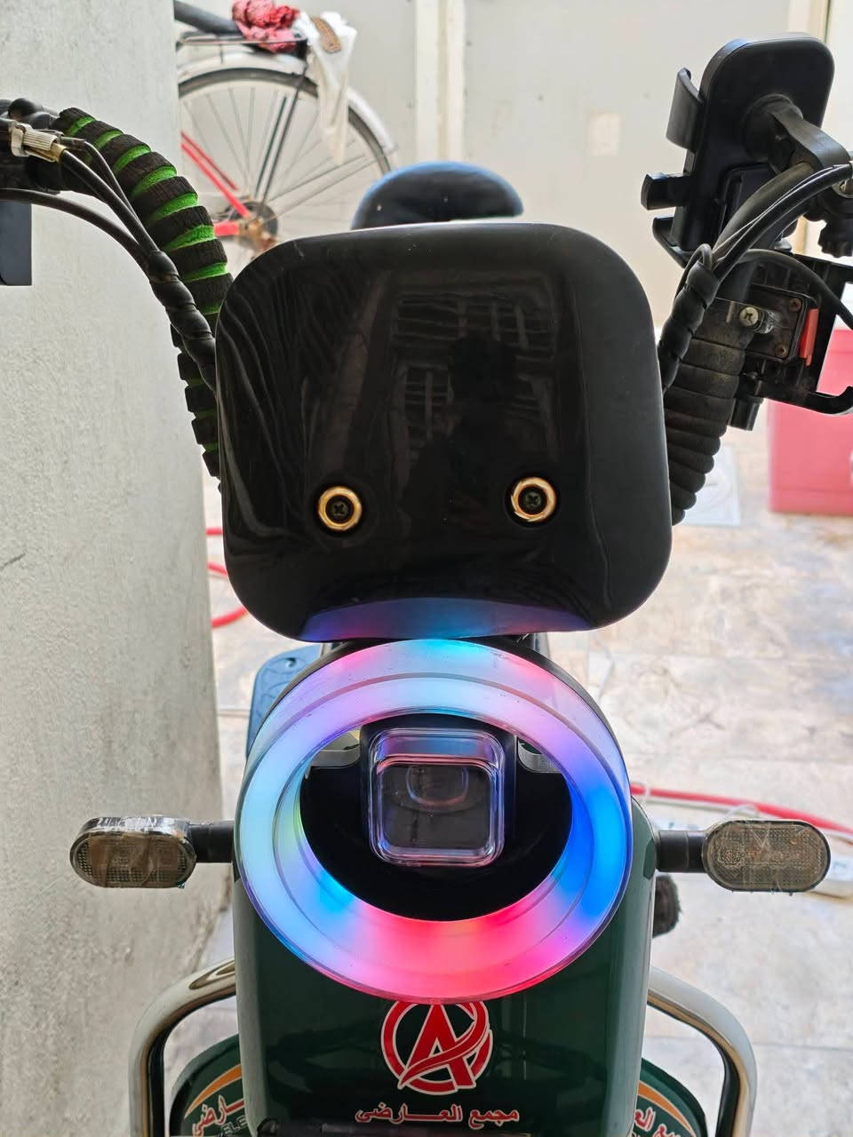 دراجة شحن وكيل العارضي 📍 🏍️
دراجة نظيفة استعمال قليل 
ملف 1000w
بطارية 60v و 16 امبير
خمسة باتري شد جديد
سرعة بالويز 50 حقيقي
مسافة تمشيك من 40 كيلو الـ 50 حسب سرعتك
الدراجة جديدة وما عايزة شي بعده لوك
مري ما مشدودات من اول ماخذته ودبلاته الاثنين مثل ما بالصورة شالعهم علمود الطسه تصير خفيفه لان هيه مال شخصين واني شخص واحد
السعر 390 بي مجال قليل للشراي 
مكاني نجف حي الزهراء
مكفولة من كلشي للاستفسار واتساب ***********
