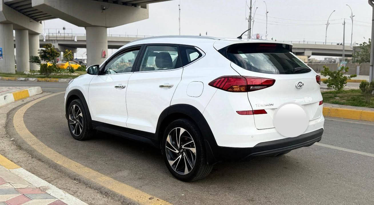 السلام عليكم 
للبيع توسان 2020 خليجي
سياره نضيفه "بمعنى الكلمه"
فول مواصفات  
(( المواصفات اصلية  ))
"بصمة تشغيل وبصمة ابواب 
"اشاير بالمري + مري شفط 
"ثلاجة بالجكمجة 
" حساسات امامي  وخلفي  اصلي  
" كاميرا خلفية
" ثلاث وضعيات قيادة
"كروز سرعه
" شحن لاسلكي 
" بلوتوث+ AUX 
"تحكمات صوتية 
"كراسي 2 كهرباء
" دبل ايرباگ
" تحكم ستيرن
" حساسات
" تبريد قطعتين 
" لدات نهارية
" انارة ابواب ومري
ماشيه ١٠٠ الف
السعر ١٩٨ بيها مجال 

العنوان / كركوك 
رقم أربيل باسمي تحويل وكاله
هزه جديد 
اتصل فقط  *********** كركوك, العراق
