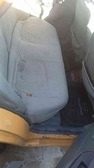 سلام عليكم سايبه مديل 15 كير محرك مكفولات سياره حلوه غرفتها جديده بيها  خياس ربع الجاملغ عكس السايق مكاني بغداد  الزعفرانية *********** سعر 32 وبيها مجال
