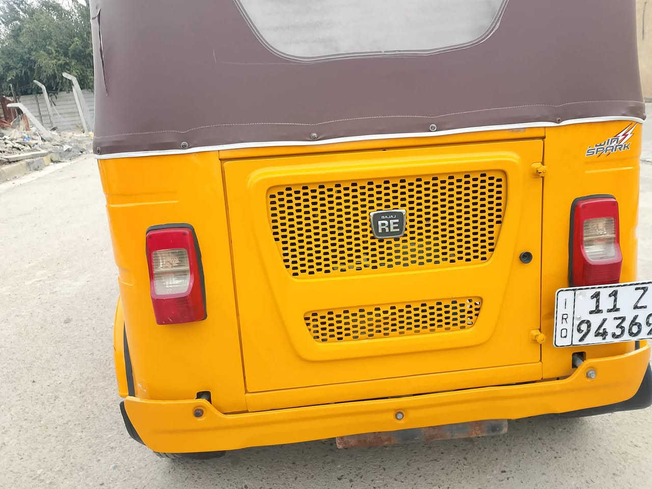 سلام عليكم  تكتك 2022  شهر 7 #مرقمه ..تكتك جاهزه اي نقص مابيها فقط بارد يم بكلايت الخلفي  السعر، #9.200 وبيها مجال العنوان  بغداد...الزعفرانية 
#الرقم_*********** . غير متواجد ع الفيس .مكلف بلنشر
