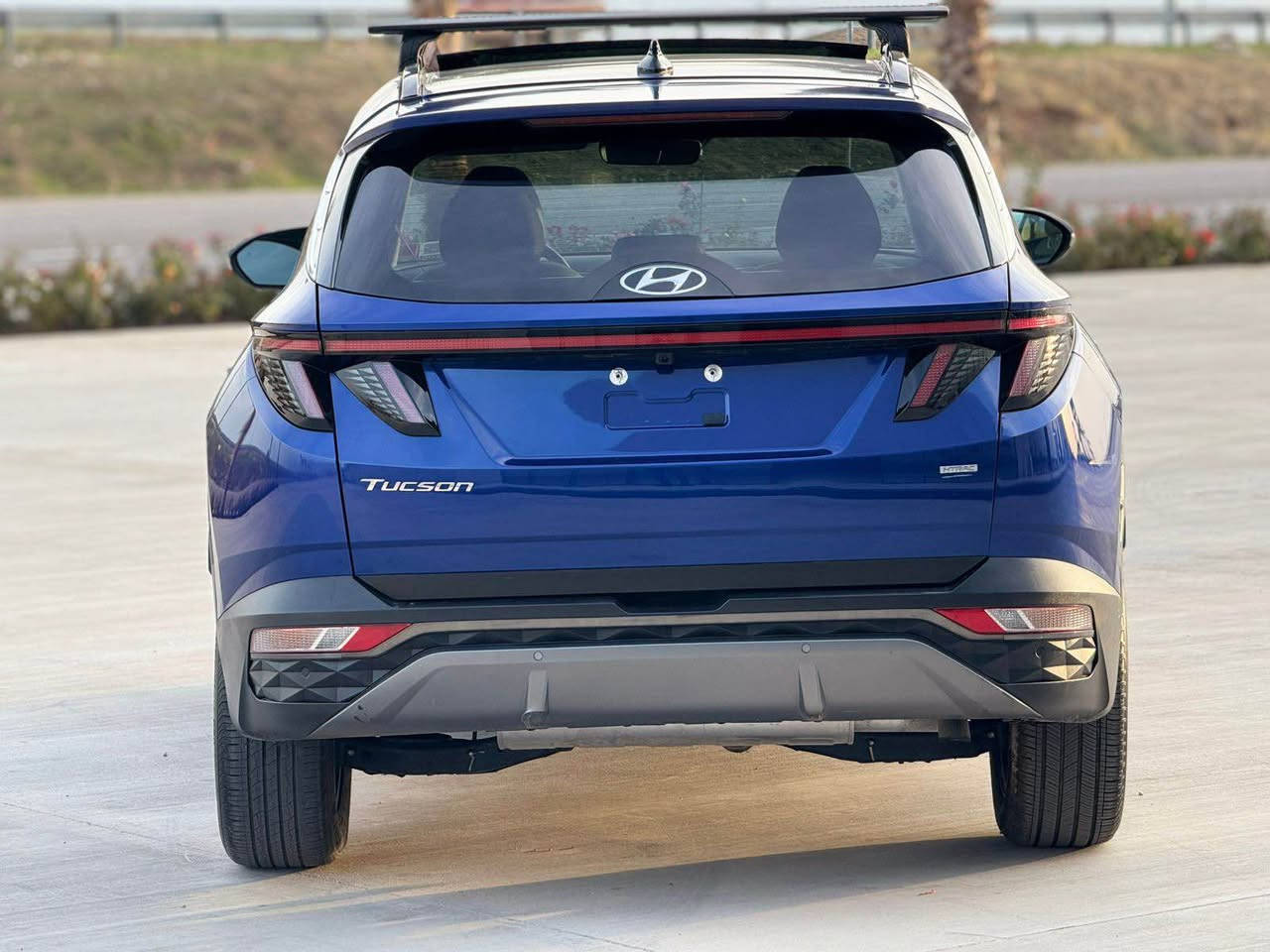 السلام عليكم 
هیوندای تكسون 2024
سعر :177 
لون:نيلي 
عداد المسافه :7 الف
حجم المحرك : 2.5L (4.سلندر )
ملاحظه :فقط جملغ  صبغ

فول فول مواصفات 1/1

فتحة سقف بانورما
دةبل اكسل 𝟒𝐱𝟒
تتقدم وترجع بريمونت
كيج الكــــتروني 
انــــارة دشبول
بصمة ابواب
بصمة تشغيل 
تشغيل عن بعد (𝐑𝐄𝐌𝐎𝐓𝐄 𝐒𝐓𝐀𝐑𝐓)
شاحن هاتف لاسلكي
شاشة دشبول ديجيتال
سماعات هارمان كاردن عدد 16
عداد كاميرات 6 ستة
كاميرا 360
كاميرا امامي
كاميرا جانبي
كاميرا خلفي
شفتات استيرن
هاند بريك بصمة
اوتو بارك (𝐀𝐔𝐓𝐎 𝐏𝐀𝐑𝐊)
اوتو هولد (𝐀𝐔𝐓𝐎 𝐇𝐎𝐋𝐃)
اوتو ستارت (𝐀𝐔𝐓𝐎 𝐒𝐓𝐀𝐑𝐓)
اوتو ستوب (𝐀𝐔𝐓𝐎 𝐒𝐓𝐎𝐏)
رادار 360
رادار امامي (تحديد مسار)
رادار جانبي  (نقاط عمياء)
رادار خلفي (التحذير من الاصطدام)
حساسات 360
حساسات امامي
حساسات جانبي 
حساسات خلفي
نظام (𝐒𝐌𝐀𝐑𝐓)
نظام (𝐒𝐏𝐎𝐑𝐓)
نظام (𝐂𝐎𝐌𝐅𝐎𝐑)
نطام (𝐄𝐂𝐎)
نظام(𝐒𝐍𝐎𝐖)
كشنات جلد 
جميع كشنات كهربائي
كشنات خزن+ميموري 
كشنات تبريد امامي 
كشنات هيتر  امامي وخلفي
تحكمات استيرن
استيرن هيتر
تبريد لمس
تبريد مركزي 
صندوق شفط كهربائي 
لايتات (𝐋𝐄𝐃) لید عدسة زينون 
بكلايتات (𝐋𝐄𝐃) لید
 ويل كروم 

تفاصيل اكثر الاتصال علی ارقام التاليه  
[***********]📞
‏ WhatsApp - Vibir
☎️ [***********]

عنوان📍عقره اكر, نينوى
