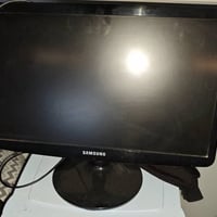 شاشة حاسوب • للبيع