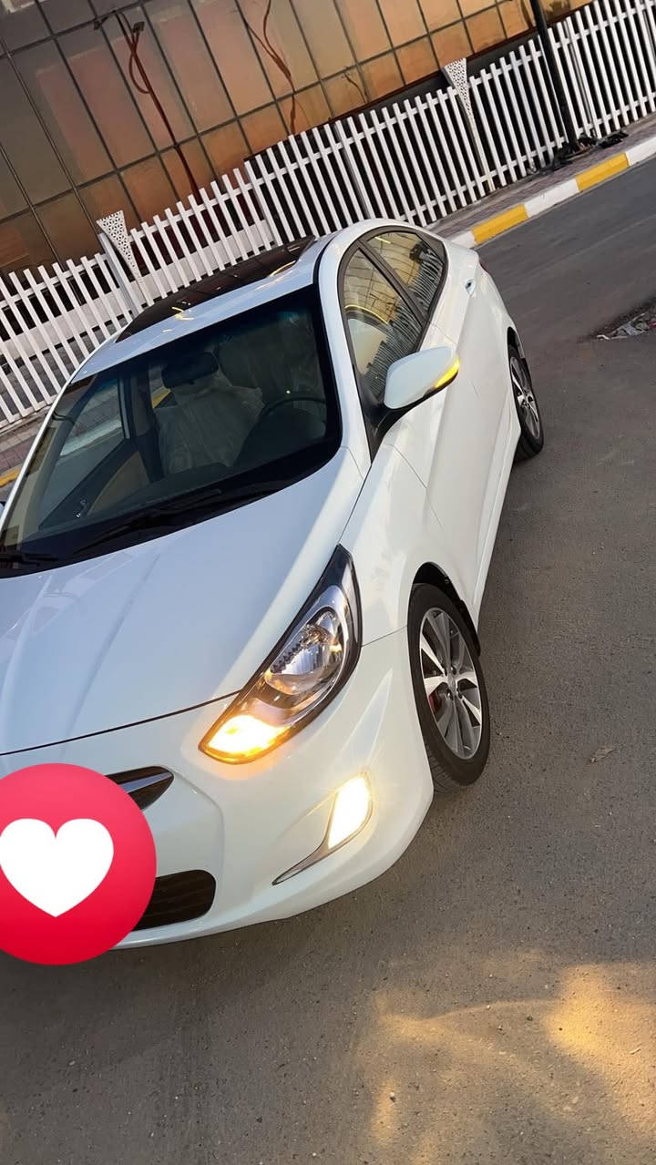 سلام عليكم سيارة هونداي اكسنت موديل ١٥خليجي فول مواصفات  مكفوله من ضربة وتبديل بيها صبغ بس الهلال جاملغ الخلفي فقط   سعر ١٠٥ بيها مجال قليل  مكان سيارة ناصريه مركز رقم هاتف 📞 ***********
