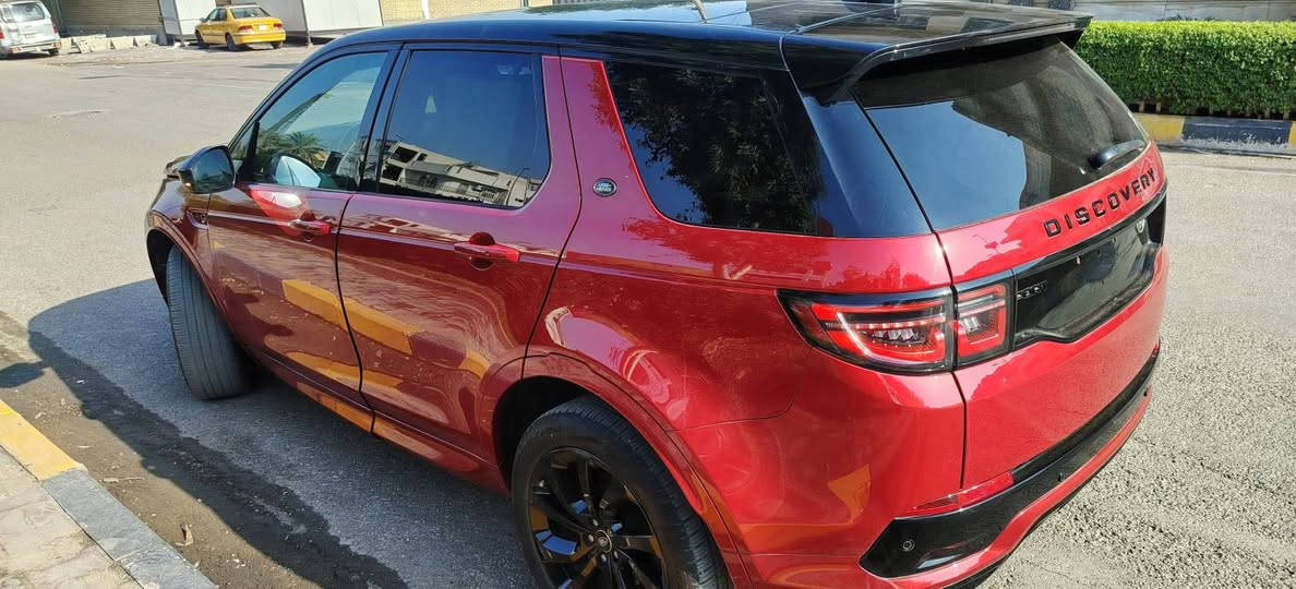 سلام عليكم
لاند روفر ديسكفري سبورت 2023  أمريكي
السيارة فول مواصفات واحد على واحد 
لاند روفر ديسكفري سبورت اس أي آر ديناميك 
المواصفات 
سقف بانوراما 
السيارة أحمر تو كولر
فور ويل 4x4
دخول ذكي
ترحب 
اشاير بالمري 
ثلاث قطع تبريد 
كشنات جلد 
كشنات كهربائي 
خمسة راكب 
داخل أبيض 
إنارة داخلية(متغير الالوان) 
داخل السيارة بالكامل لمس 
شحن واير ليس 
حساسات أمامية و خلفية 
توقف ذاتي 
ناطق صوتي 
مرايات شفط فول تحكم 
مثبت سرعة 
سستم سماعات مردان 
صندوق كهرباء 
محرك 4سلندر تيربو 
وضعيات قيادة الديناميك 
وغيرها الكثير من المواصفات 
مكان السيارة بغداد 
بدون رقم (تترقم جميع المحافظات) 
الحادث تبديل جاملغ أصلي وشبر بالنيد فقط لا غير 
للاستفسار على الرقم التالي 
 ***********
السعر 290$$$
