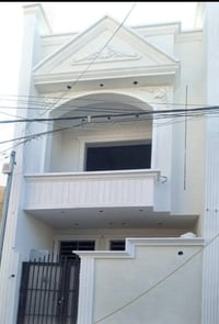 نصف قطعه للبيع قطاع 16بناء حديث قريبه على شارع العام مقابيل العياده شع...