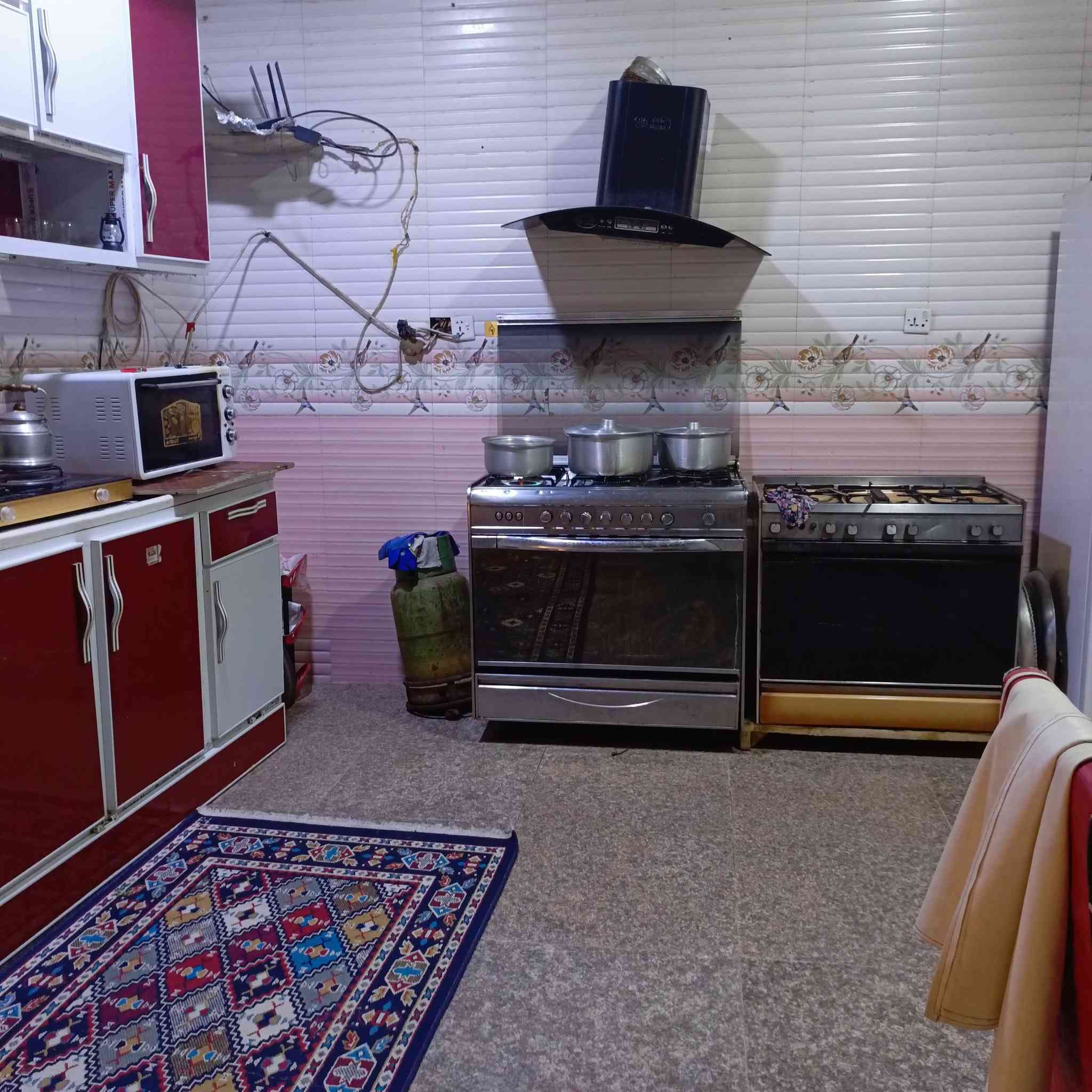 🏡 إعلان بيع بيت طابو زراعي 🏡
‏‪***********‬‏
فرصة مميزة للبيع في أبو الخصيب – مهيجران، قرب مدرسة الشمس 🌿

🔹 المساحة: ٤٠٠ متر
🔹 الطابو: زراعي
🔹 يتكون من:

- ثلاث غرف
- صالة ومطبخ
- طابق ثاني (مسكف غير مكتمل)
- محل كبير على الشارع (مناسب للتجارة)

🔹 المميزات:

- حديقة جميلة 🌳
- كراج للسيارة 🚗
- مكان مخصص لتربية الحيوانات

📍 الموقع قريب من المدارس والخدمات، ومناسب للسكن والاستثمار بنفس الوقت.
