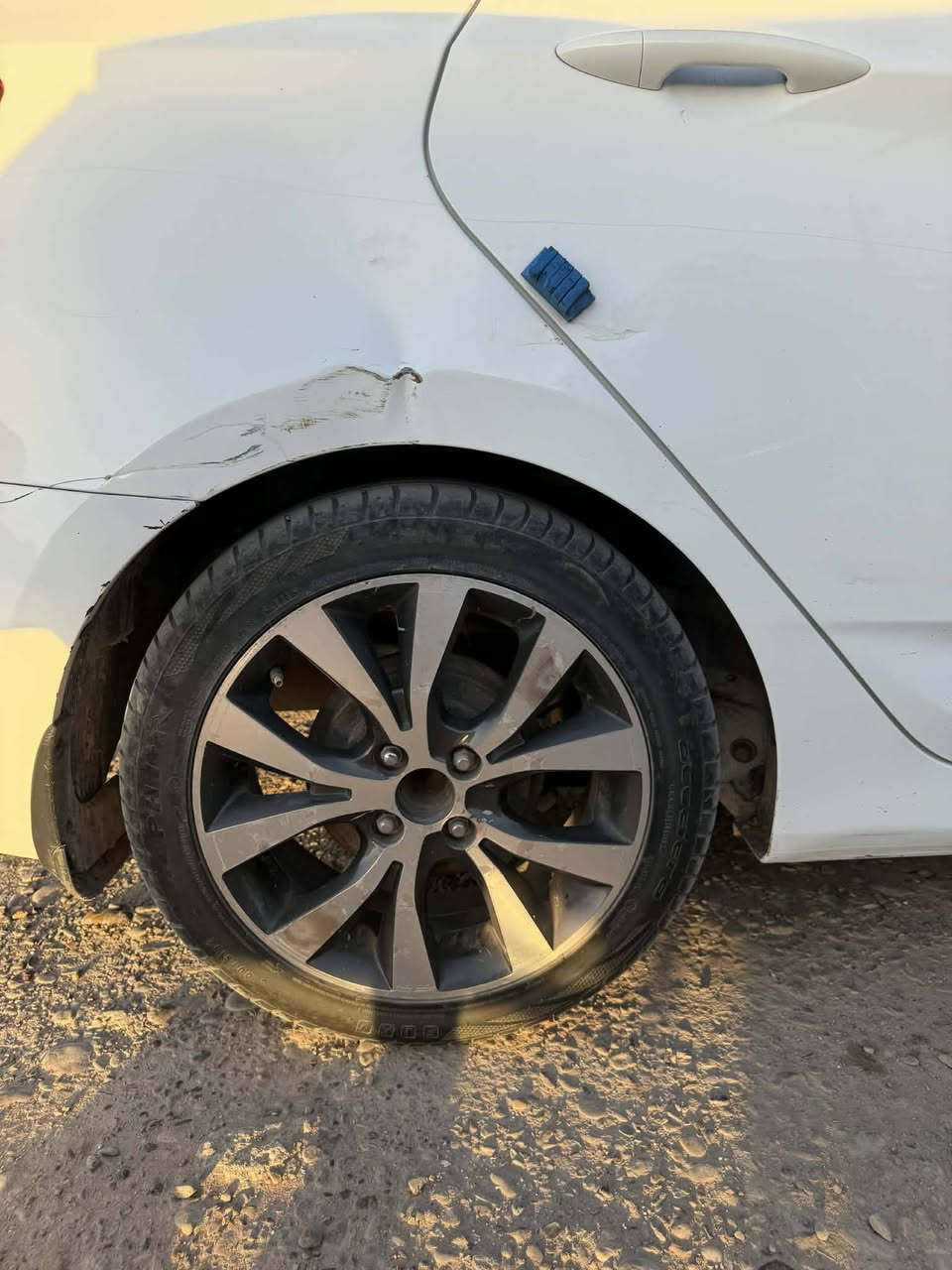 السلام عليكم اكسنت موديل ٢٠١٦ خليجية
المواصفات فول الفول 
تحكم استيرين جهتين 
فتحه سقف
شاشه وكامره 
رقم بغداد الجديد الدولي 
ماشيه ١٧٥الف وقابله للزياده 
تبريد ثلج تدفئه
كير محرك مال شركه 
اكوطخات صغار واني موضحهن بالصوره 
وشويه بارد من يم البك لايت الخلفي ع كد شبر واقل عده هاذه مكفوله السياره 
السياره بسمي اني شخصيآ
ورقمي ***********   
السعر 103 وبيهه مجال حق الجيه
