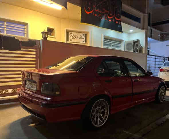 السلام عليكم 
بي ام دبيلو e36 موديل 93 
مكينة 28 دبل فانوس
سلايد روف 
جام كهرباء
كير عادي جاترك 
عربانة خلفية m3
دركة m 
 بيها اكسل قفل 8براغي بلاد
تبريد ثلج كهربائيات بلادي وشرط كلشي شغال صدر كلة جديد 
سيارة مناقصها شي جاهزة شغل واطلع 
هزة جديد رقم بغداد باسمي 
سعر 62وبيها مجال
مكاني الدورة ***********

