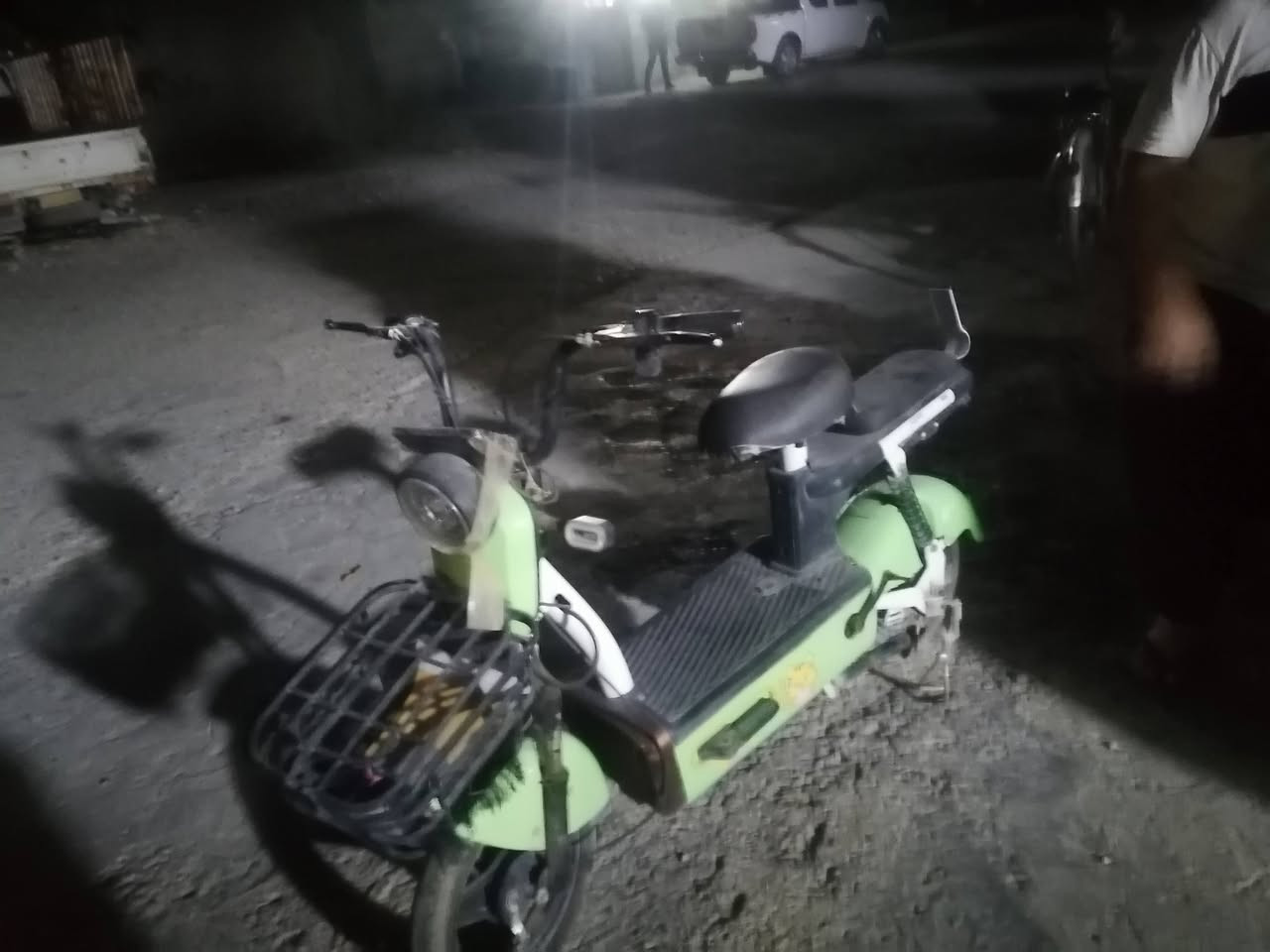 پاسکیل شەحن
جۆری MTY
یەك پاتری سوتاوە
وایەر  شەحنی لە گەڵانیە
هەموو شتێکی ئیشەکا
نرخ 50هەزار
ئەوەی ویستی چات بکات یان تێل
ناونیشان کەلار گازینۆ
ژ.م***********
