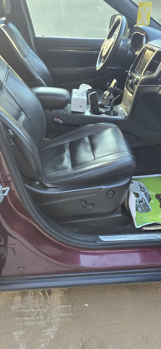 السلام عليكم
جيب ٢٠١٧ أمريكي كلين بدون ضربة رقم بغداد تخم تاير صدر خلفي وامامي جديد ليمتد فتحة .تشغيل عن بعد مكفولة من الضربة تدفئة تبريد السيارة اي نقص مابيها .السيارة ماشية ١٠٠ .سيارة كولش حلوة وجديدة مكانها المحموديه ناحية اللطيفيه. السعر ٢٤٠$وبي مجال بسيط للاتصال ع الرقم ***********
***********
