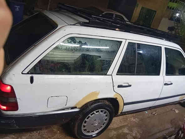 السلام عليكم مرسدس1988
محرك وكير مكفول
وكهربائيات كاملة 
السعر 37وبيها مجال لخاصر الجية
كير وحرك بطة 
***********
