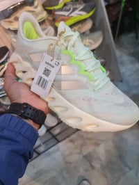 اديداس اصلي • قياس ٤٥ وثلث • ٢٩سم