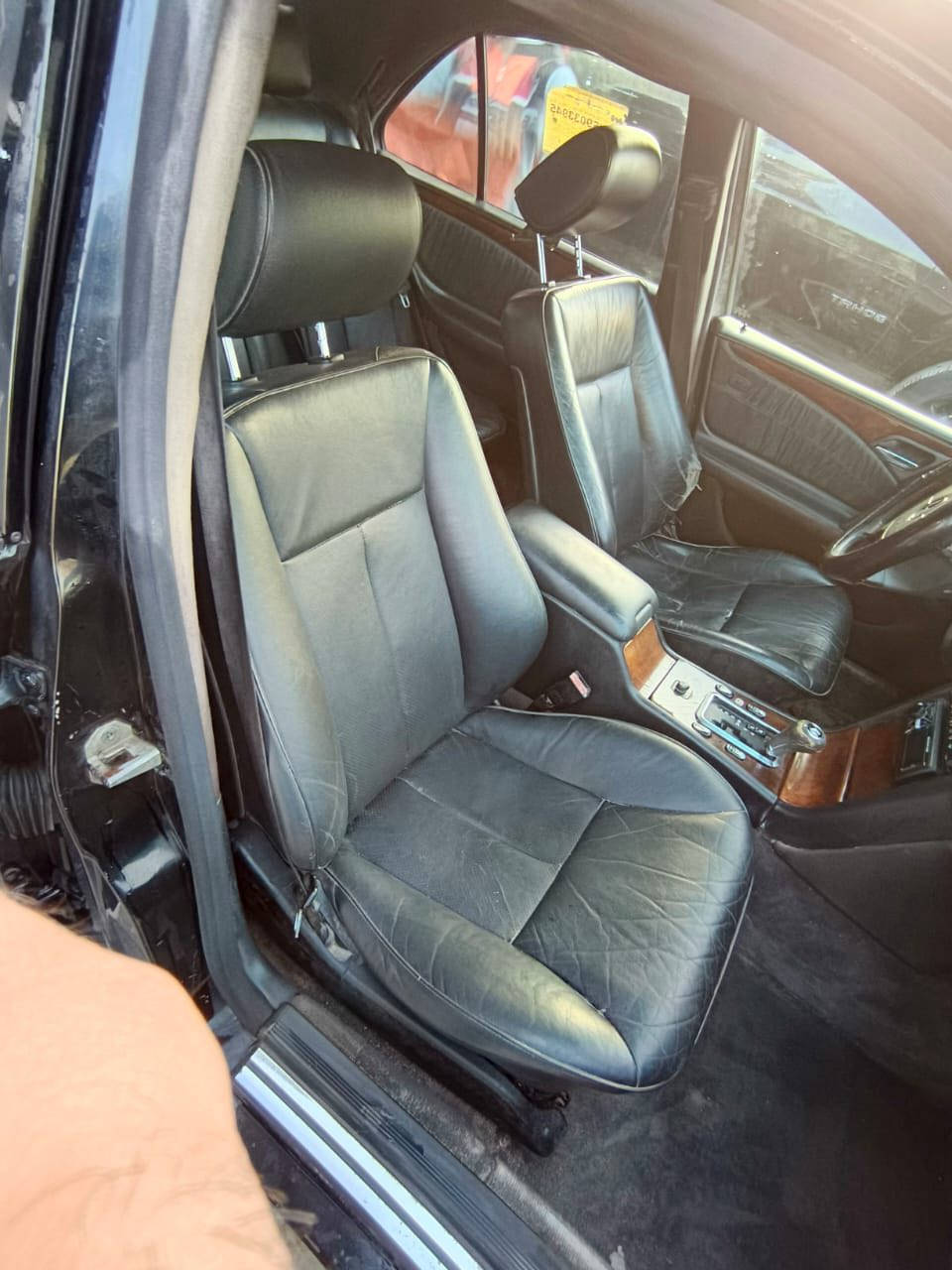 السلام عليكم يا احبتي 🌹
مرسيدس ام عيون مديل 97 رقم بغداد مشروع وطني تحويل شهر العاشر من عيوني سنويه بعد 3 اشهر يلا تسقط 
سياره نضيفه كير مكينه محور فيفيتي كهربائيات كلها شغاله داخل اسود كشنات جلد كشنات كهربا جام 4 كهرباء سياره  بيهه دحجات كلش بسيطه 

علماً المكينه بيهه صوت براص فقط 

السعر المطلوب 38 وبيهه مجال للطيبين 🌹
مكاني النجف الاشرف متواجد فيس واتس اب 

‏‭0783 858 8415‬
