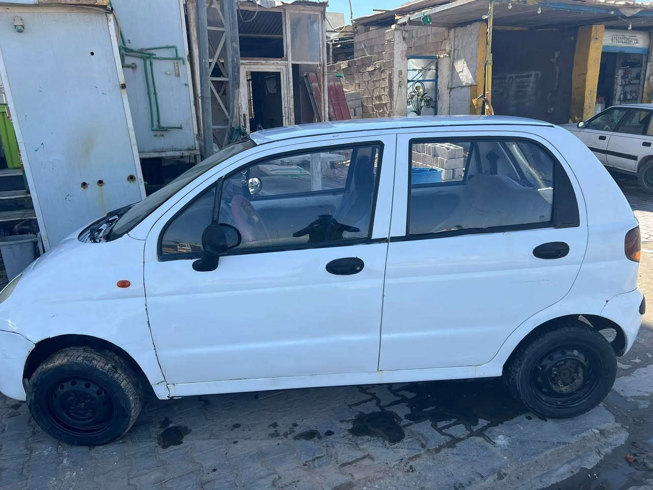 للبيع سيارةً دايو برنز شكل كيو موديل ٢٠١٢ محرك ١٦٠٠ كورلا صناعه كوريا سيارة نظيفه و مرتبه تباع نقداً و اقساط للاستفسار اكثر واتساب ***********
