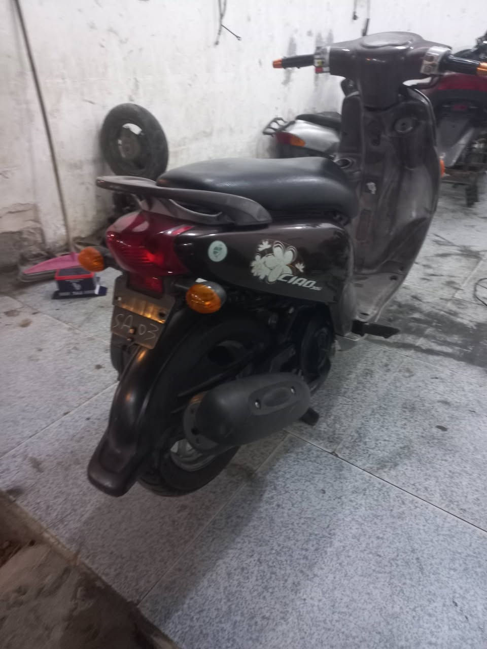 السلام وعليكم.
دراجه فله للبيع مكفوله كفاله عامه السعر مليون و100 وبيها مجال العنوان العماره ابو رمانه ***********
