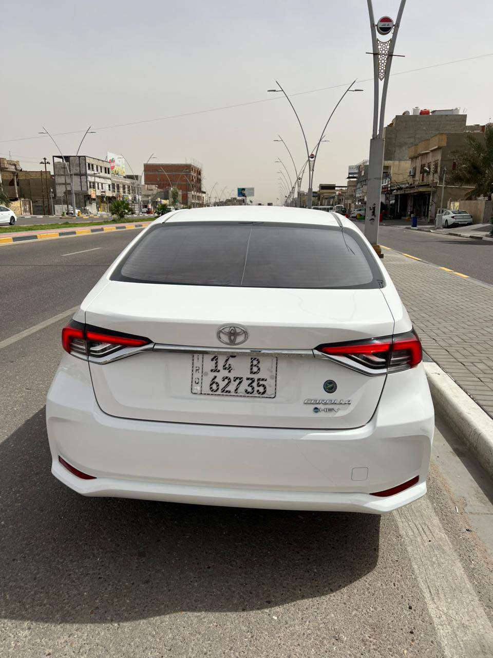 فول مواصفات
بصمة ودخول ذكي وسلايد و رادار امامي قيادة ذاتيه وتثبيت مسار و كامرة خلفية دوارةولايت زنون وLEDو دشبول ديجتال وشاشة وكار بلي محرك 1.800 هايبرد HEV 
كفاله عامه من الصبغ والتبديل بيها بارد بسيط جداً 
سعرها ١٣٥ وبيها مجال ان شاءالله الشراي يتصل وبالخدمه مكاني بصره
رقم بصره اقصاد 
*********** البصرة, العراق
